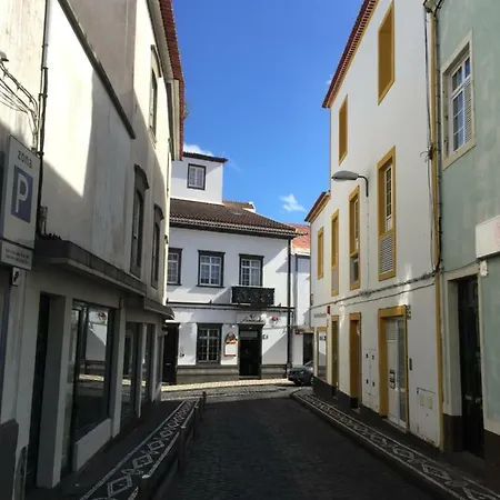 Cosy Flat In Center * 蓬塔德尔加达