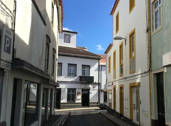 Cosy Flat In Center * 蓬塔德尔加达