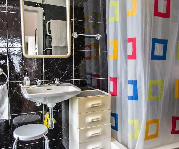 Cosy Flat In Center * Πόντα Ντελγκάντα